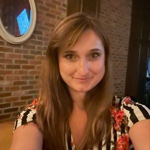 Meet your Posher, Cassandra